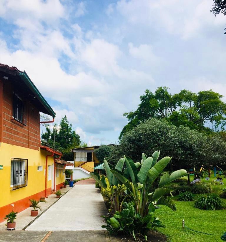 Finca Hotel La Ponderosa Рионегро Экстерьер фото